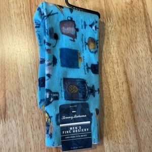 New Tommy Bahama Mens Socks with images of cocktail Flasks Wine Opener drinks